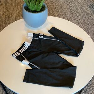 🍑cute black and white running leggings